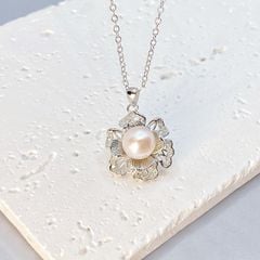 Dây Chuyền Mặt Hoa Sen 3D Đính Ngọc Trai Tự Nhiên Tinh Tế Sắc Sảo MADAME HIEN PEARLS Cho Nữ MN026