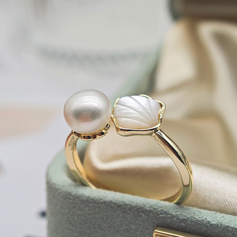 Nhẫn Ngọc Trai Nước Ngọt Sò Biển MADAME HIEN PEARLS Tươi Mới Cho Nữ NN021