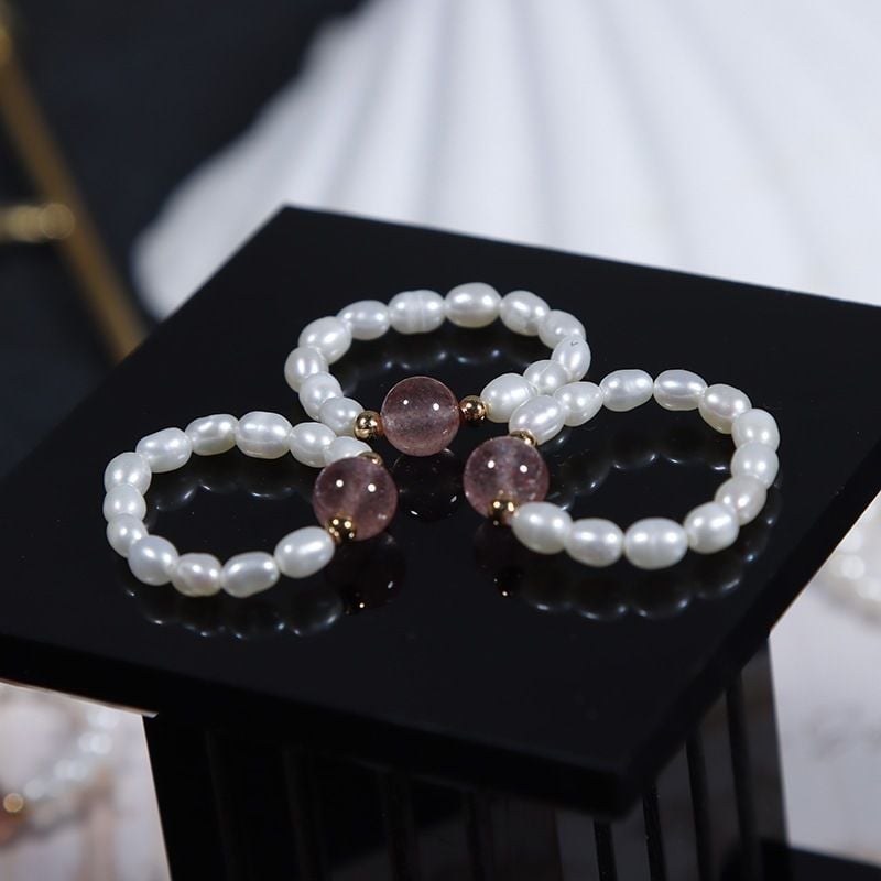 Nhẫn Chuỗi Ngọc Trai Tự Nhiên Hạt Gạo Nhí Mặt Hồng Ngọc MADAME HIEN PEARLS NG006