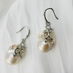 Bông Tai Ngọc Trai Dị Khủng 18-20mm Baroque Đính Khoen Hoa Cầu Kỳ Thời Trang Đại Gia Quý Phái MADAME HIEN PEARLS BTB075A,B,C,D