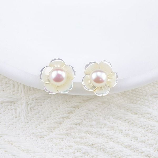Bông Tai Kim Bạc s925 Mặt Hoa Mai Xà Cừ 5 Cánh Đính Ngọc Trai Tự Nhiên MADAME HIEN PEARLS Cho Nữ BTN294