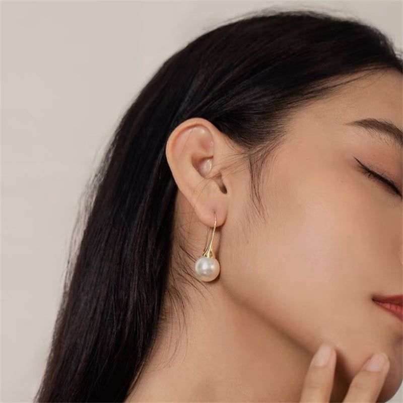 Bông Tai Ngọc Trai Bạc Ý Mạ Vàng Thật 18K Móc Sừng Sang Chảnh Quý Phái MADAME HIEN PEARLS BTG061 BTT037