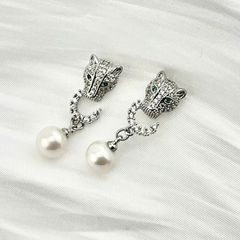Bông Tai Ngọc Trai Tự Nhiên Mặt Đầu Báo Đính Pha Lê Cá Tính Sang Trọng MADAME HIEN PEARLS BTT116
