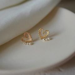 Bông Tai Ngọc Trai Tự Nhiên Mặt Trái Tim Rỗng Viền Ren Tinh Tế Sắc Sảo MADAME HIEN PEARLS Cho Nữ BTG137