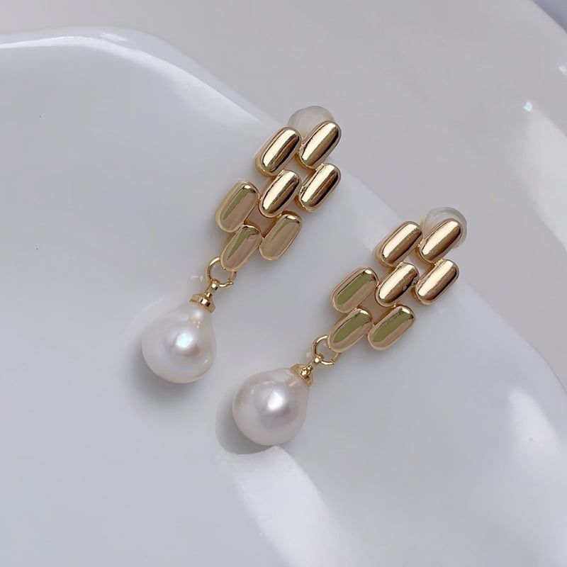 Bông Tai Ngọc Trai Tự Nhiên Tua Rua Mặt Dây Đồng Hồ Kim Đan Sang Trọng MADAME HIEN PEARLS Cho Nữ BTG134