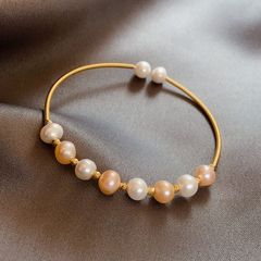 Vòng Tay Dạng Còng Cứng Mặt Đính 6 Hạt Ngọc Trai Nước Ngọt Tự Nhiên Dây Xoắn Freesize VTT012