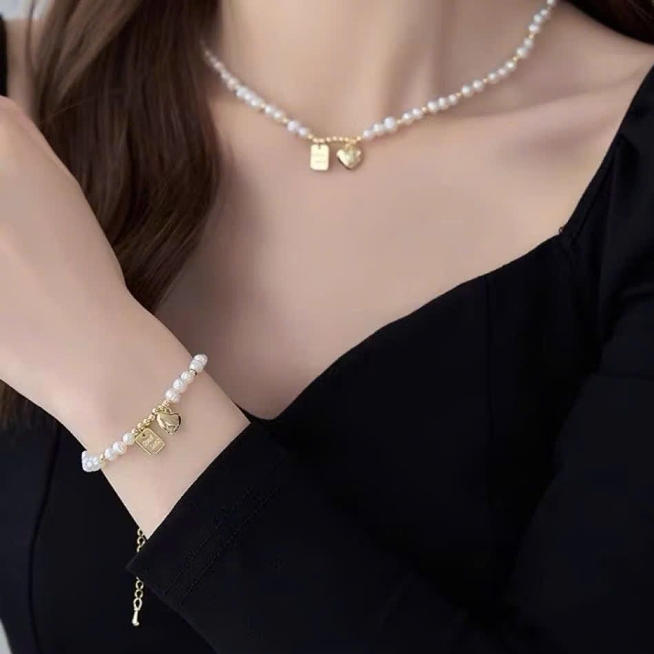 Vòng Cổ Ngọc Trai Baroque Tự Nhiên Mặt Tua Rua Trái Tim và Tấm Thẻ Good Luck MADAME HIEN PEARLS Unisex Nam Nữ CB051