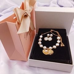 SET SÒ _ Bộ Nữ Trang MADAME HIEN PEARL Đính Hạt trai Tự Nhiên Nước Ngọt Sang Trọng Đẳng Cấp gồm: vòng tay và bông tai hạt trai nước ngọt SPS001
