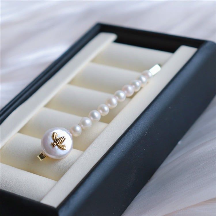 Kẹp Tóc Ngọc Trai Tự Nhiên Kết Nút Ngọc Trai Baroque Cẩn Ong Mặt Mạ Vàng 14K PKT008