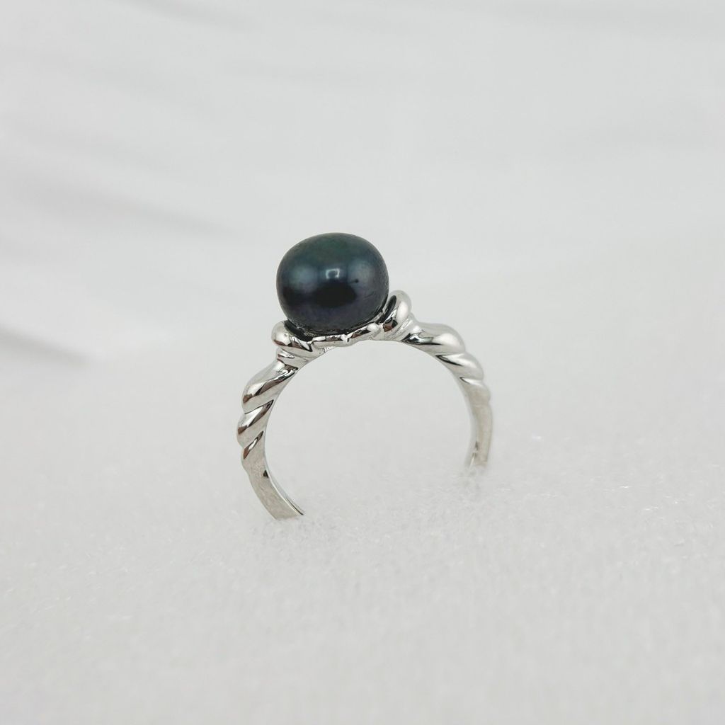 Nhẫn Ngọc Trai Tự Nhiên MADAME HIEN PEARLS Kiểu Dáng Sóng Nhẹ Cổ Điển NN072