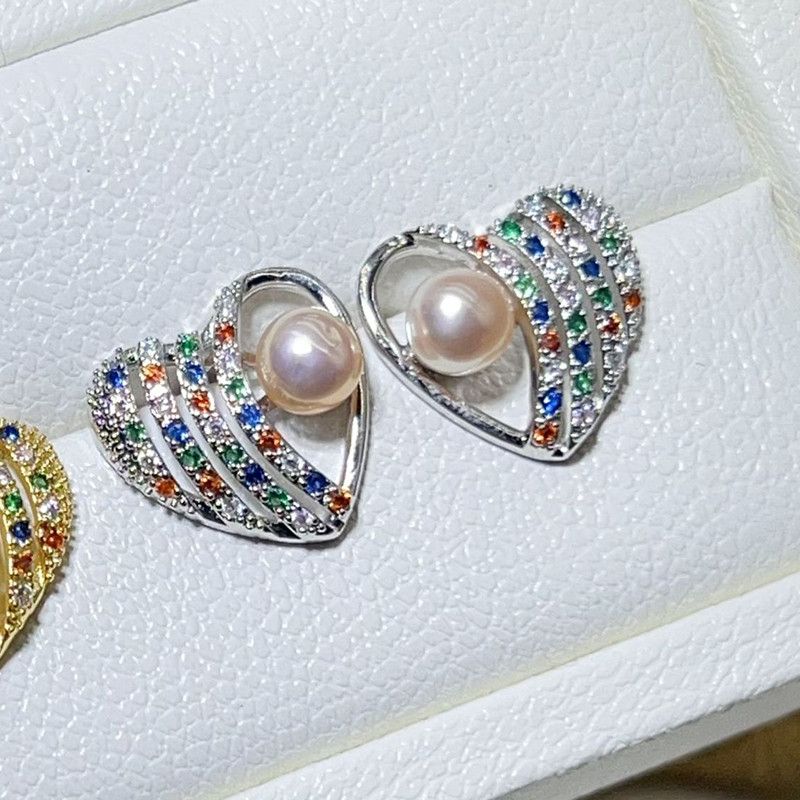 Bông Tai Ngọc Trai Tự Nhiên Mặt Nữa Trái Tim Đính Đá Quý Cách Điệu Sang Trọng MADAME HIEN PEARLS Cho Nữ BTN289