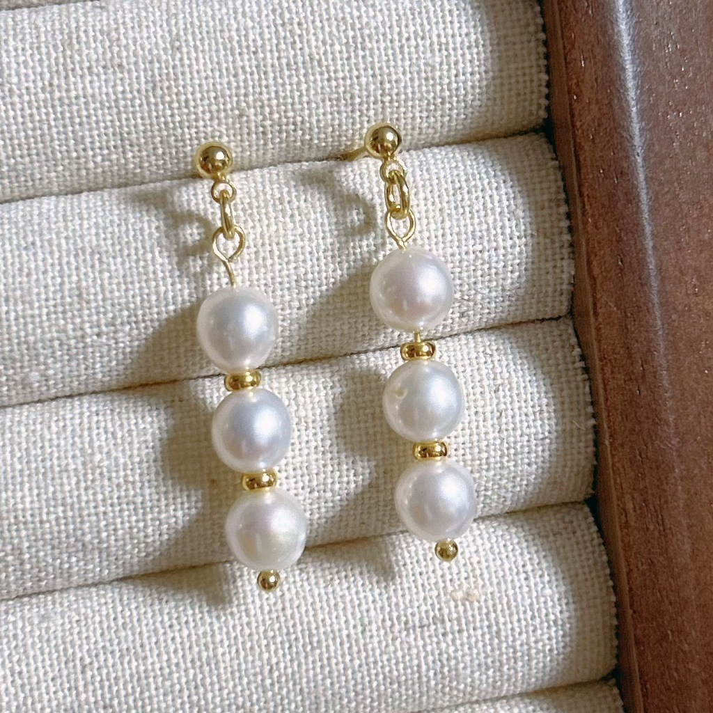 Bông Tai Kim Bạc s925 Đính 3 Hạt Ngọc Trai Tự Nhiên MADAME HIEN PEARLS Xinh Lung Linh Cho Nữ BTT095