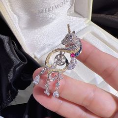 Ghim Cài Áo Hình Kỳ Lân Đính Ngọc Trai Tự Nhiên MADAME HIEN PEARLS Xinh Xắn Cho Nữ PKC022