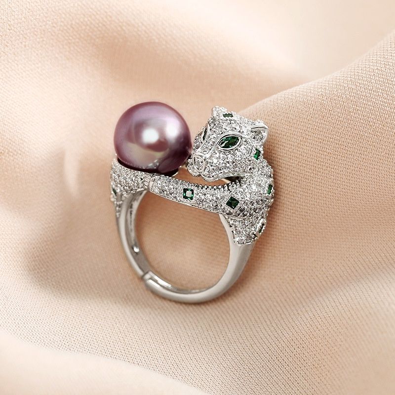 Nhẫn Bạc Họa Tiết Đầu Báo Đính Ngọc Trai MADAME HIEN PEARLS Sắc Màu