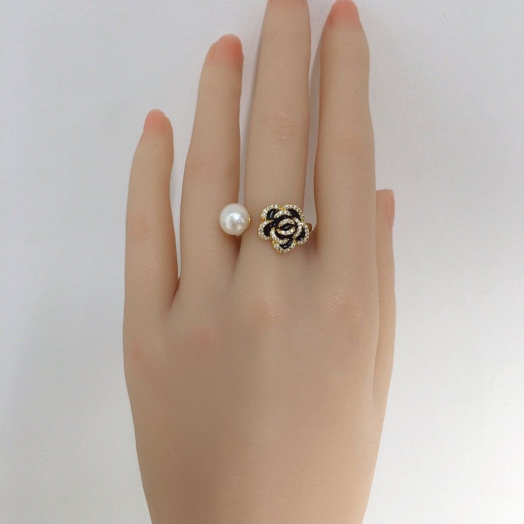 Nhẫn Ngọc Trai Tự Nhiên Mặt Hoa Trà Camellia Đen MADAME HIEN PEARLS Cho Nữ NN136