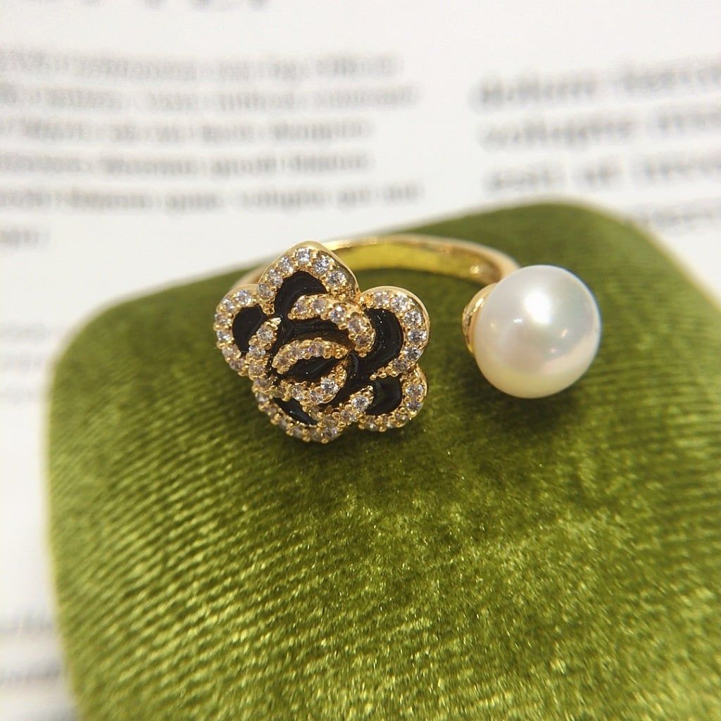 Nhẫn Ngọc Trai Tự Nhiên Mặt Hoa Trà Camellia Đen MADAME HIEN PEARLS Cho Nữ NN136