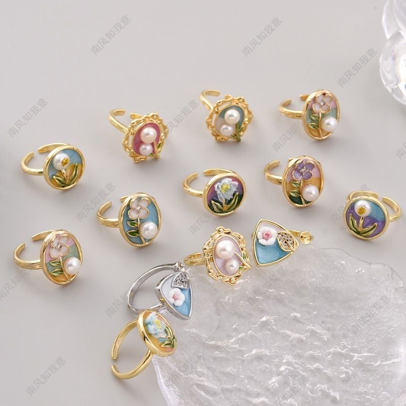 Nhẫn Ngọc Trai Tự Nhiên Mặt Tranh Hoa Sơn Mài Sắc Màu Cổ Điển MADAME HIEN PEARLS Cho Nữ NN143