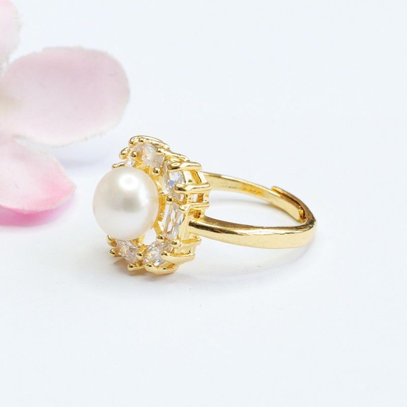 Nhẫn Phối Khuôn Pha Lê Vuông Đính Ngọc Trai Nước Ngọt Tự Nhiên MADAME HIEN PEARLS NN025