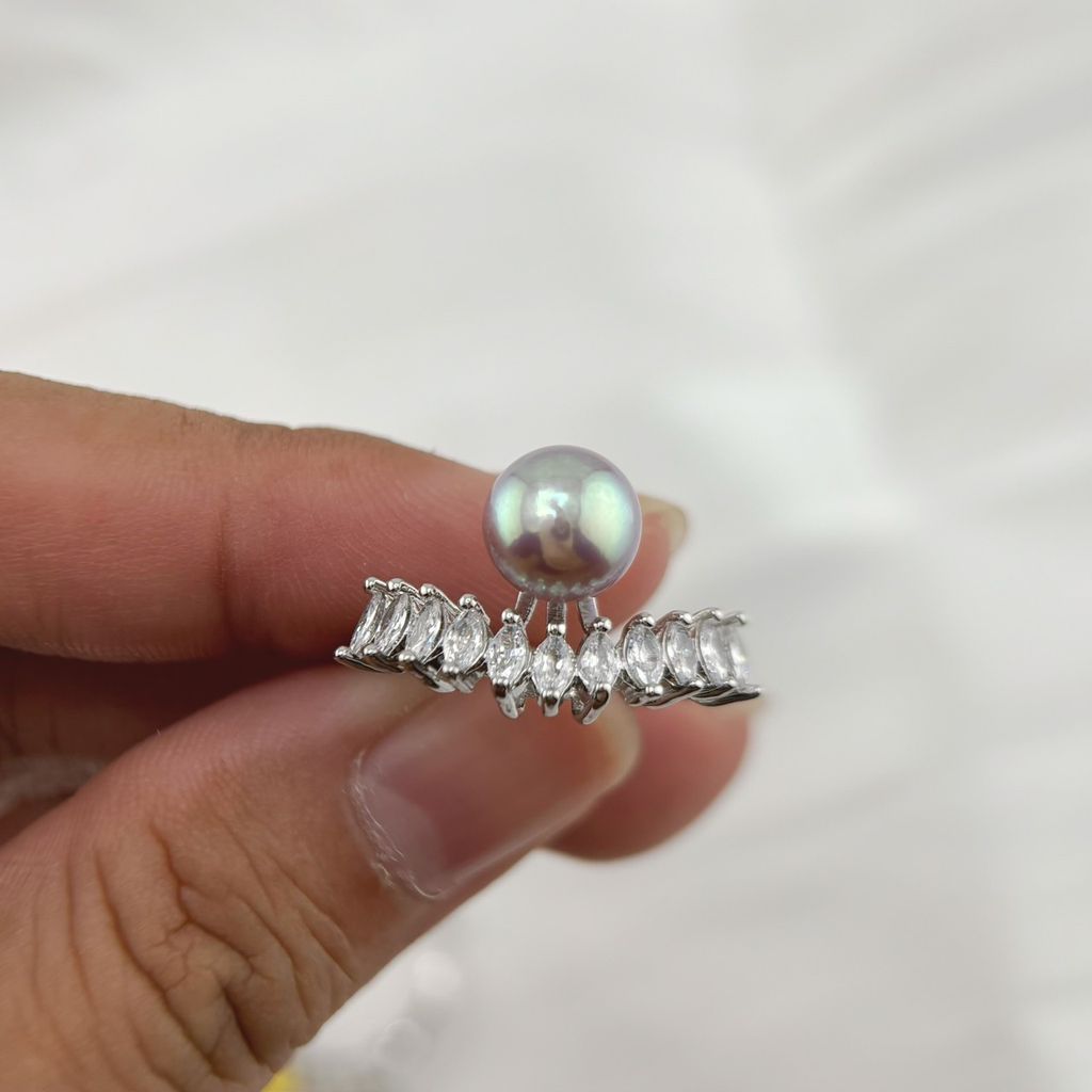 Nhẫn Ngọc Trai Tự Nhiên Đính Vương Miện Đá Quý MADAME HIEN PEARLS NN071