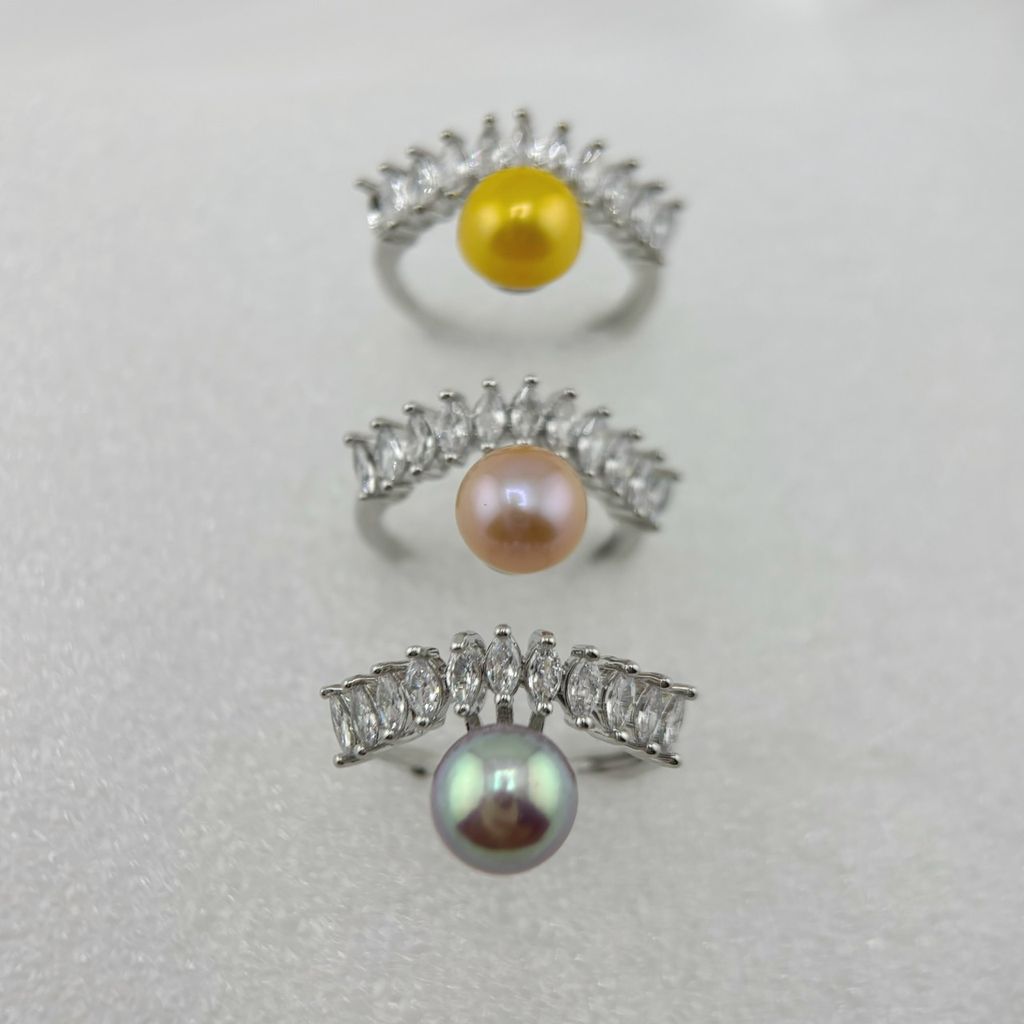 Nhẫn Ngọc Trai Tự Nhiên Đính Vương Miện Đá Quý MADAME HIEN PEARLS NN071