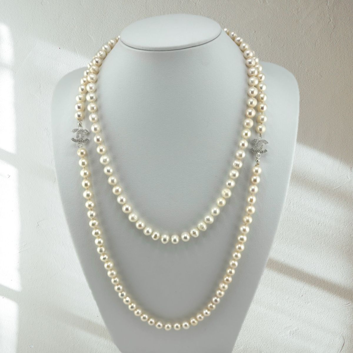 Vòng Cổ Ngọc Trai Hạt Tròn Tự Nhiên Dài 120cm Điểm 2 Khoá Bạc s925 Channel MADAME HIEN PEARLS CT040TR