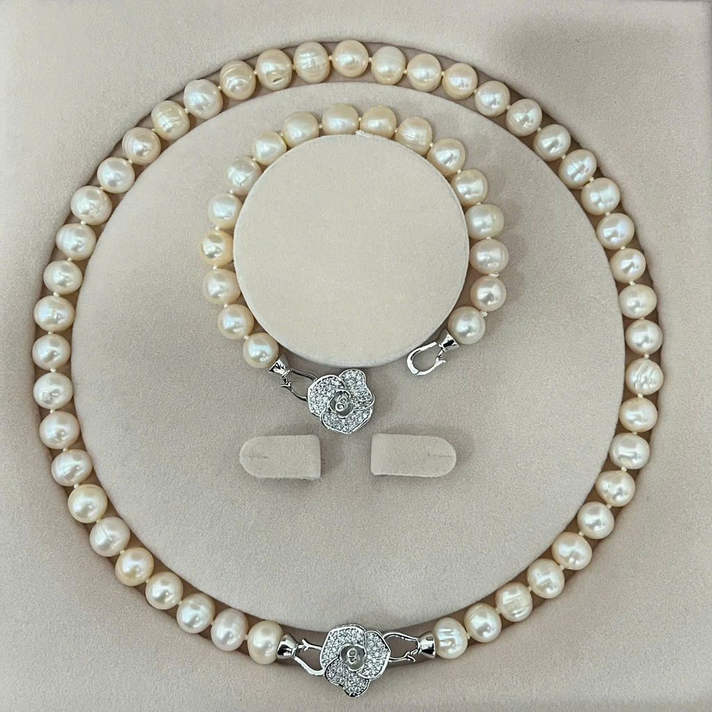 Bộ Set Ngọc Trai Vòng cổ và Vòng Tay Trắng Tự Nhiên Khoá Hoa Trà 3 Cánh MADAME HIEN PEARLS SCT036