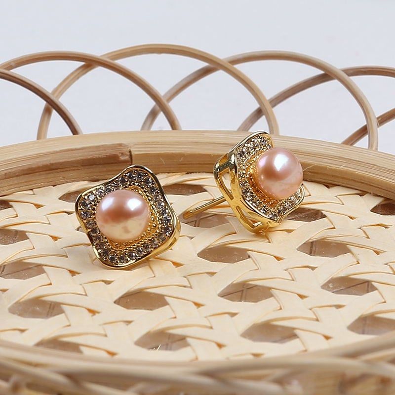Bông Tai Ngọc Trai Tự Nhiên MADAME HIEN PEARLS Mặt Vuông Đính Đá Quý Sang Trọng BTN122