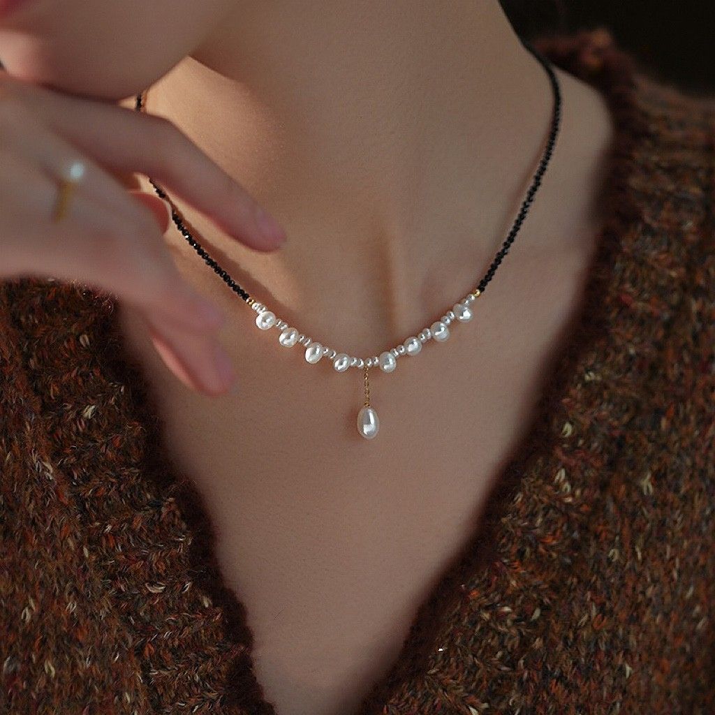 Vòng Cổ Choker Cườm Pha Lê Đen Phối Ngọc Trai Mặt Ngọc Trai Giọt Nước Tự Nhiên MADAME HIEN PEARLS Cho Nữ CG078