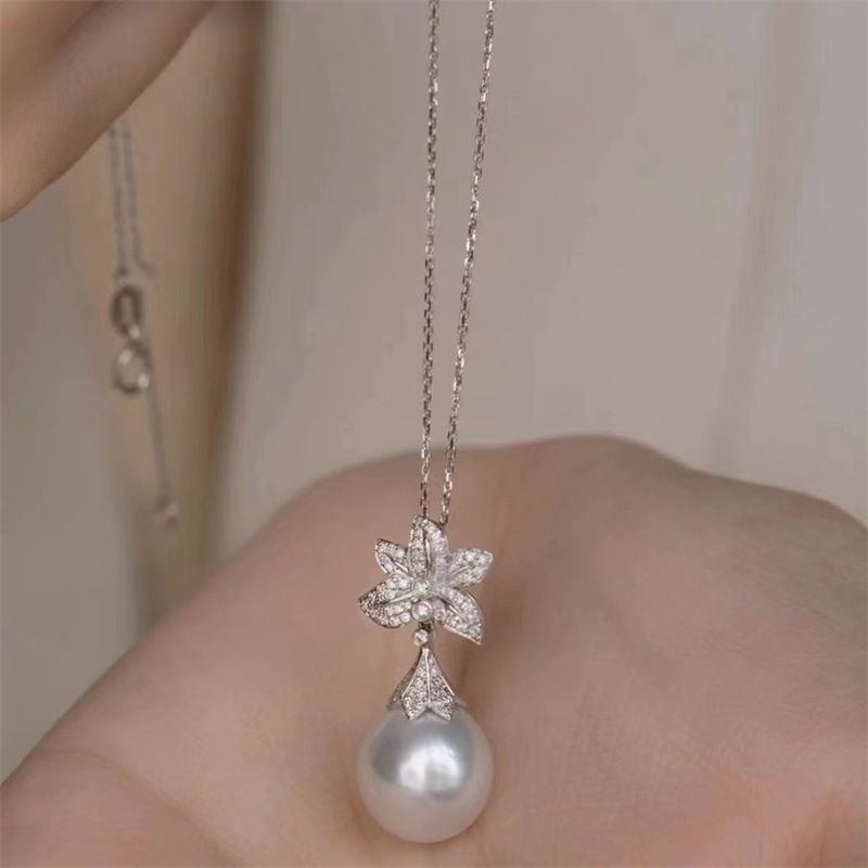 Vòng Cổ Mặt Hạt Ngọc Trai Tự Nhiên Mặt Hoa Ly Đính Ngọc Trai Tự Nhiên MADAME HIEN PEARLS MT027