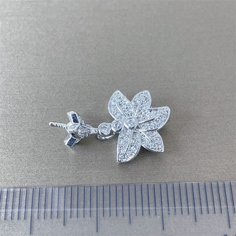 Vòng Cổ Mặt Hạt Ngọc Trai Tự Nhiên Mặt Hoa Ly Đính Ngọc Trai Tự Nhiên MADAME HIEN PEARLS MT027