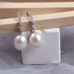 Bông Tai Bạc s925 Đính Ngọc Trai Tự Nhiên Chuôi Khoá Móc Câu Tối Giản MADAME HIEN PEARLS BTG062