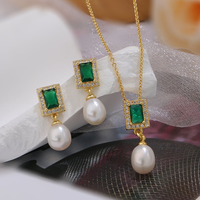 Bộ Set Ngọc Trai Vòng cổ và Bông Tai Bộ Trang Sức Ngọc Trai Tự Nhiên Khung Đính Đá Quý Sang Trọng MADAME HIEN PEARLS Cho Nữ SPS113