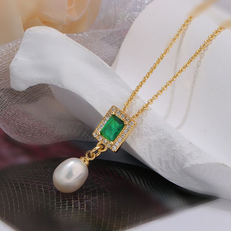 Bộ Set Ngọc Trai Vòng cổ và Bông Tai Bộ Trang Sức Ngọc Trai Tự Nhiên Khung Đính Đá Quý Sang Trọng MADAME HIEN PEARLS Cho Nữ SPS113