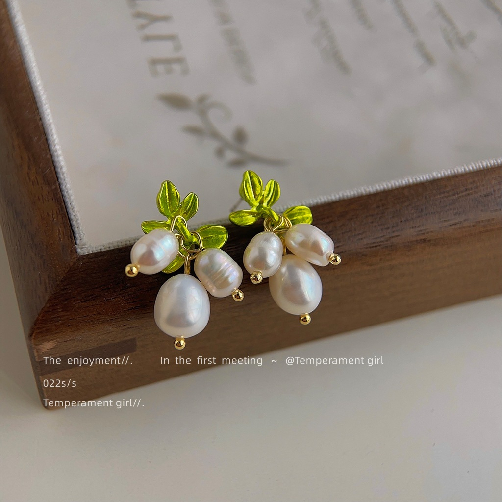 Bông Tai Kim Bạc Tua Rua Chùm Nho Trái Lớn Nhỏ Phối Lá Xanh Sống Động MADAME HIEN PEARLS Cho Nữ BTG112