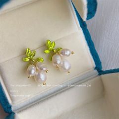 Bông Tai Kim Bạc Tua Rua Chùm Nho Trái Lớn Nhỏ Phối Lá Xanh Sống Động MADAME HIEN PEARLS Cho Nữ BTG112