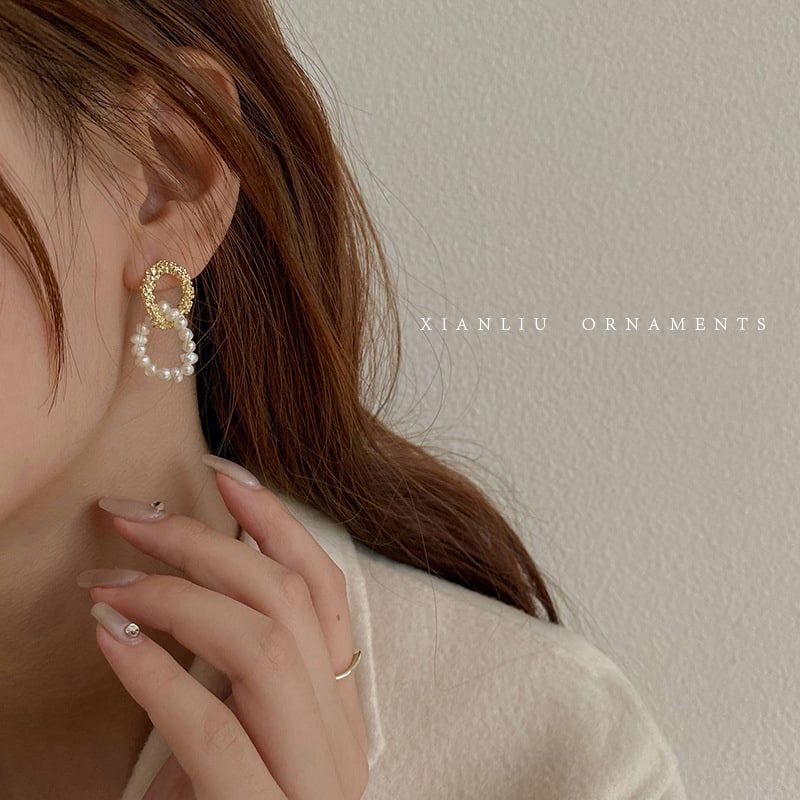 Bông tai Ngọc Trai Baroque Tự Nhiên Phối Vòng Mặt Kim Dáng Oval Tự Do MADAME HIEN PEARLS BTB082