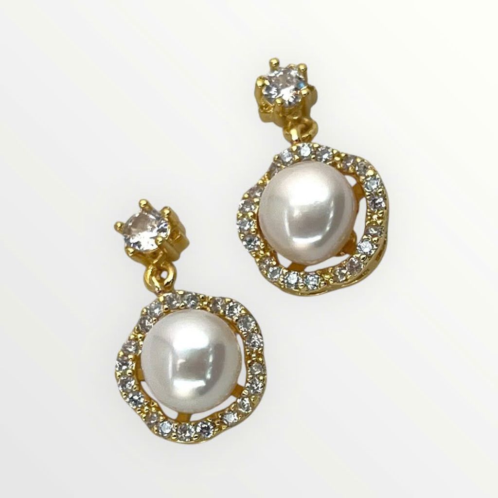 Bông Tai Ngọc Trai Tự Nhiên Dáng Hoa 5 Cánh Đính Đá Zircon Sang Trọng MADAME HIEN PEARLS Cho Nữ BTN270