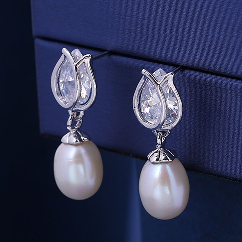 Bông Tai Ngọc Trai Tự Nhiên Kim Bạc Ý s925 Dáng Nụ Tulips Dễ Thương MADAME HIEN PEARLS Cho Nữ BTG051