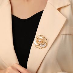Ghim Cài Áo Hoa Trà Cẩn Vỏ Xà Cừ Đính Hạt Trai Tự Nhiên MADAME HIEN PEARLS Thanh Lịch PKC001