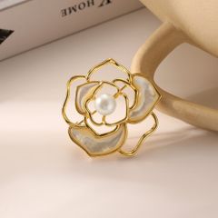 Ghim Cài Áo Hoa Trà Cẩn Vỏ Xà Cừ Đính Hạt Trai Tự Nhiên MADAME HIEN PEARLS Thanh Lịch PKC001