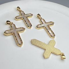 Mặt Dây Chuyền Xà Cừ Dáng Thánh Giá Viền Đá Màu Sang Trọng MADAME HIEN PEARLS PKMC001B