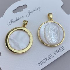 Mặt Dây Chuyền Chạm Khắc Mẹ Quan Âm Vỏ Sò Điệp MADAME HIEN PEARLS PKMC002