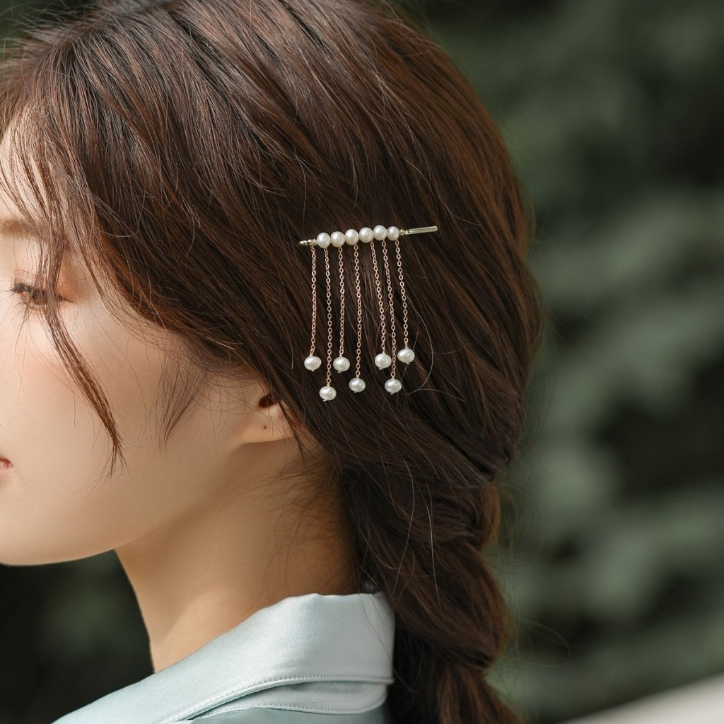 Kẹp Tóc Mái Tua Rua Đính 7 Hạt Ngọc Trai Tự Nhiên MADAME HIEN PEARLS Nhỏ Xinh Đáng Yêu Cho Nữ