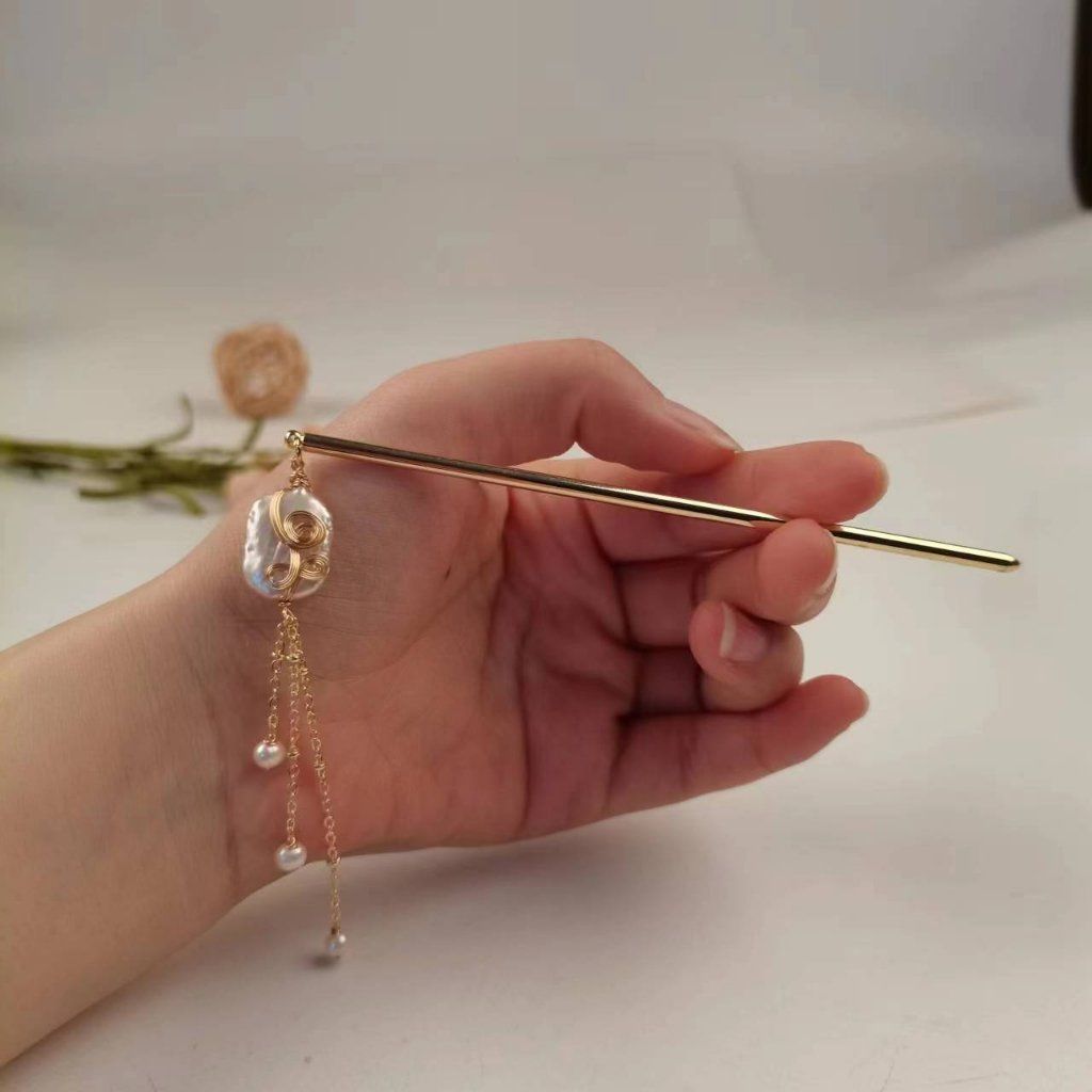 Trâm Cài Tóc Đính Hạt Ngọc Trai Baroque Vuông Tua Rua Tự Nhiên MADAME HIEN PEARLS Cổ Điển PKT009