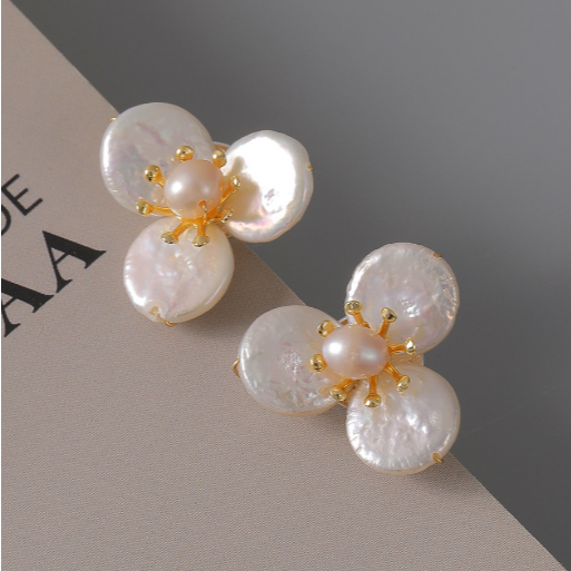 Designer Jewelry Bông tai Thiết Kế Ngọc Trai BaroqueTự Nhiên 3 Cánh Hoa Mai MADAME HIEN PEARLS Nữ Tính BTB063