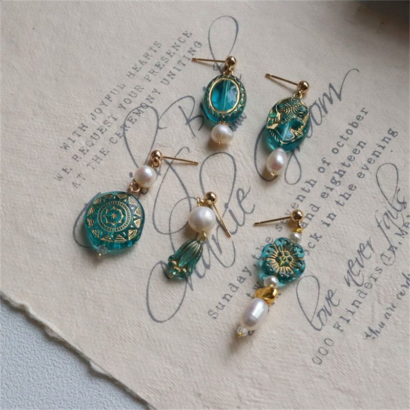 Bông Tai Ngọc Trai Tự Nhiên Phối Thuỷ Tinh Điêu Khắc Hoạ Tiết Cô Gái Xanh Ngọc Bích MADAME HIEN PEARLS BTG144