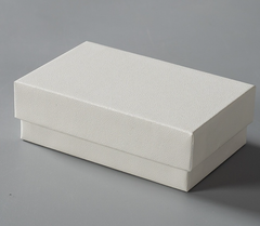 Hộp quà tặng hộp trang sức màu trắng ánh xà cừ PKG008