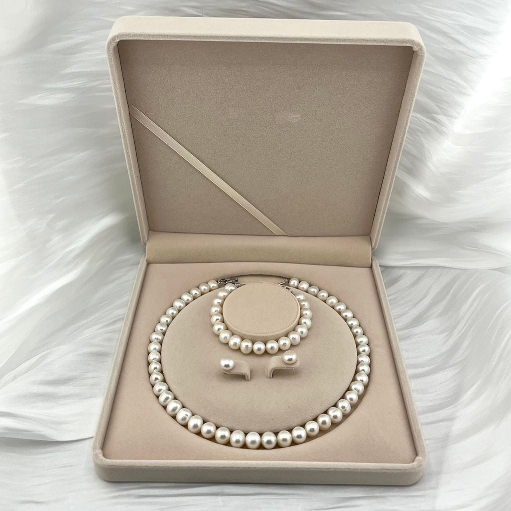 Set Bộ Trang Sức Ngọc Trai Tròn Tự Nhiên 9-10mm Gồm Vòng cổ Choker + Vòng Tay MADAME HIEN PEARLS SCT011