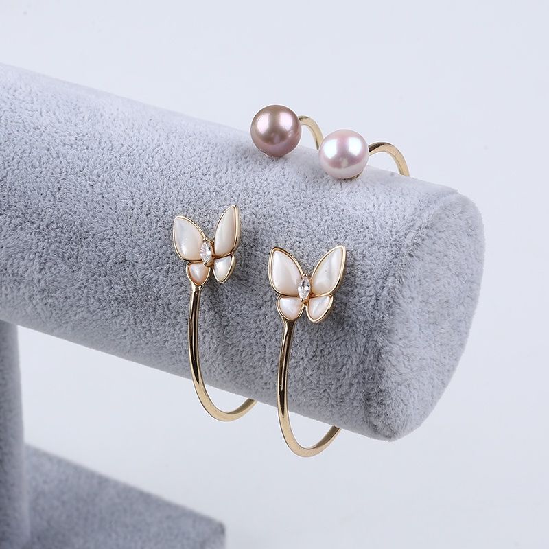 Vòng Tay MADAME HIEN PEARLS Titan 18K Còng Đính Hạt trai Nước Ngọt Tự Nhiên Hình Bướm Sang Trọng VTT011