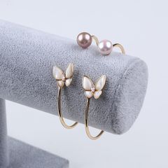 Vòng Tay MADAME HIEN PEARLS Titan 18K Còng Đính Hạt trai Nước Ngọt Tự Nhiên Hình Bướm Sang Trọng VTT011